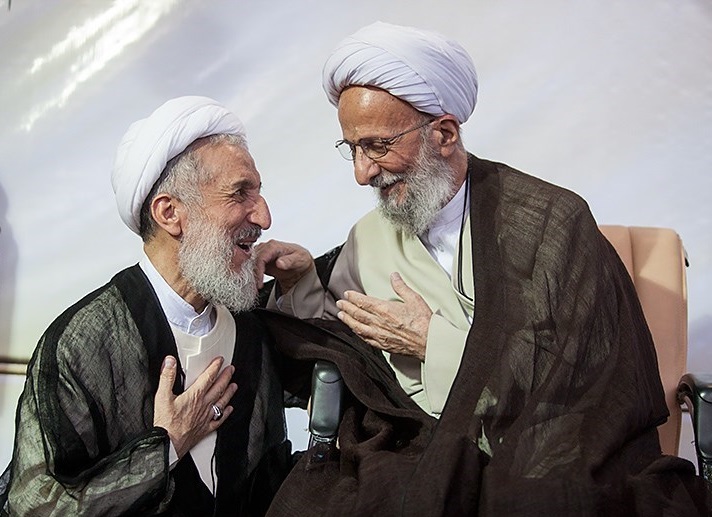 کاظم صدیقی : مصباح یزدی هنگام غسل چشمش را باز کرد، یک نگاه مهربانانه کرد و چشمانش را بست کاظم صدیقی : مصباح یزدی هنگام غسل چشمش را باز کرد، یک نگاه مهربانانه کرد و چشمانش را بست