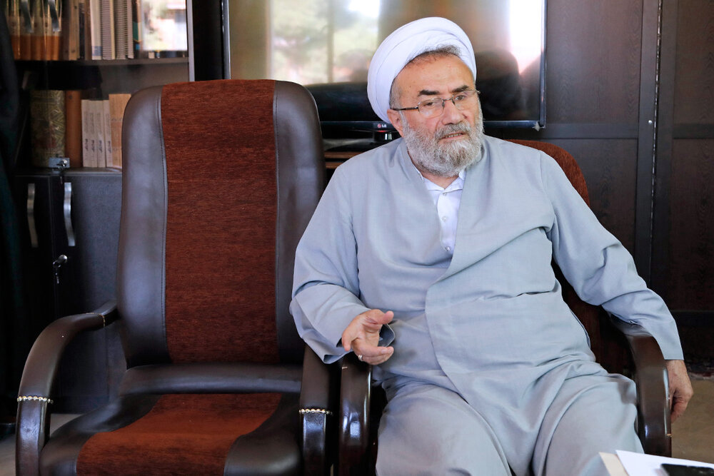 مسیح مهاجری: خطر تکثیر آدم هایی با ویژگی احمدی نژاد کاملا مشهود است