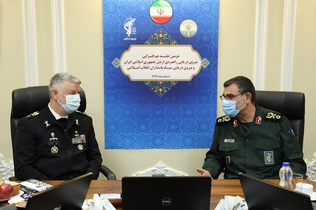 حضور مقتدرانه نیروهای دریایی ارتش و سپاه موجب امنیت در خیلج فارس است حضور مقتدرانه نیروهای دریایی ارتش و سپاه موجب امنیت در خیلج فارس است