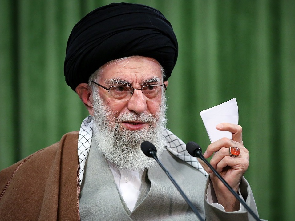 در دنیای امروز، فضای مجازی زیر کلید مستکبران است / مسئولین کشور بهنحوی عمل کنند که دشمن نتواند به هر شکل و هر جا که اراده کرد، در فضای مجازی برخورد کند در دنیای امروز، فضای مجازی زیر کلید مستکبران است / مسئولین کشور بهنحوی عمل کنند که دشمن نتواند به هر شکل و هر جا که اراده کرد، در فضای مجازی برخورد کند