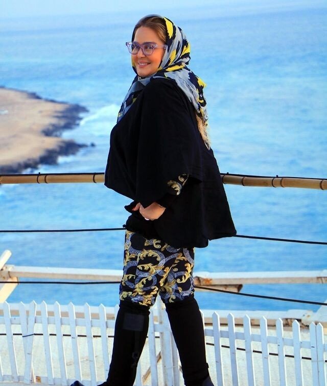 تیپ شرم آور بهاره رهنما کنار دریا!/ عکس تیپ شرم آور بهاره رهنما کنار دریا!/ عکس