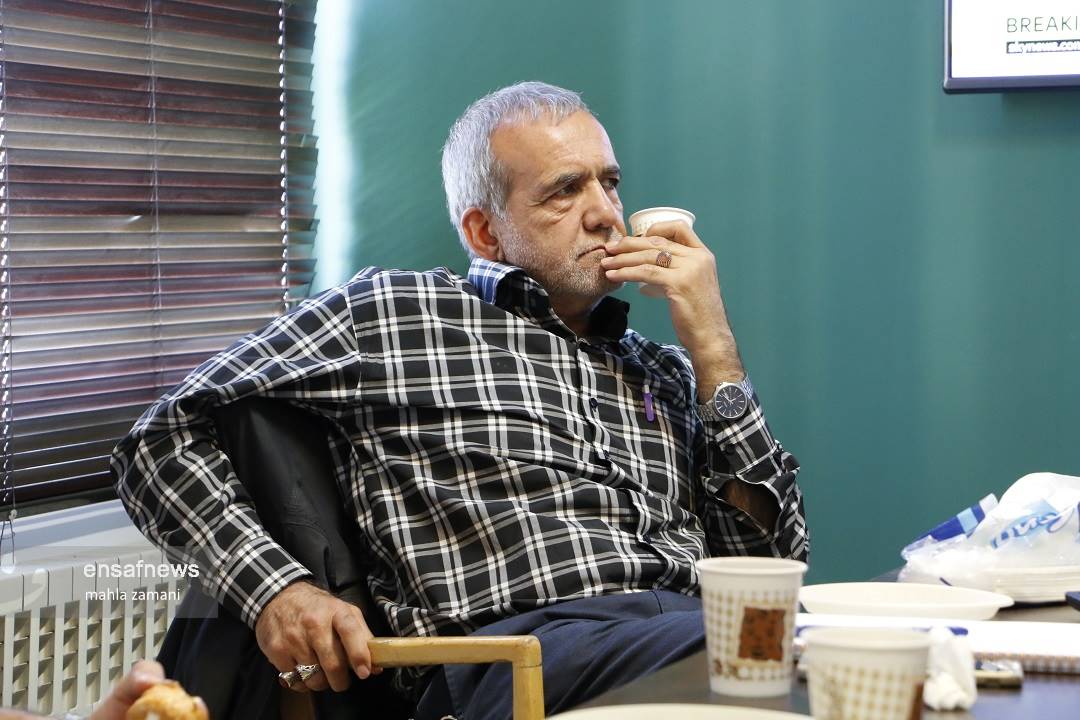 پزشکیان از درسهای کتابی درباره فروپاشی شوروی میگوید پزشکیان از درسهای کتابی درباره فروپاشی شوروی میگوید