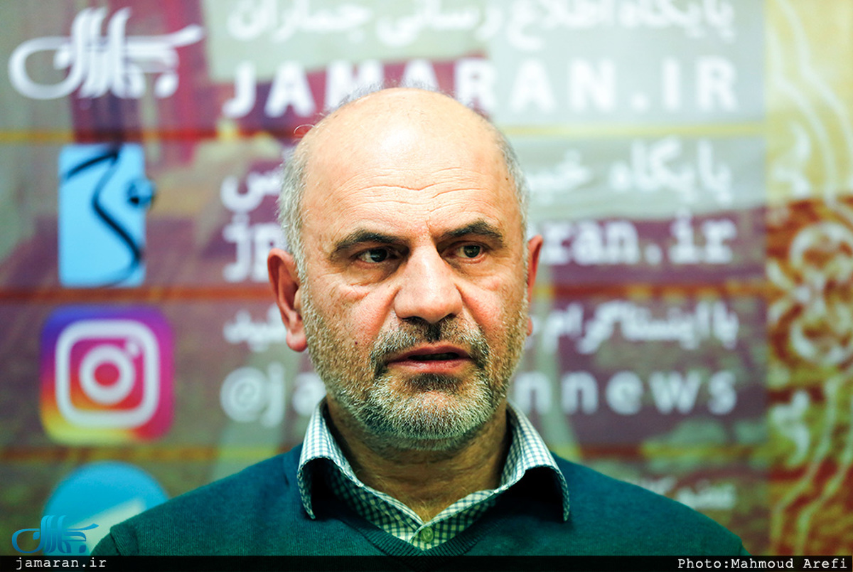 فرشاد مومنی: سودی که به سپرده گذاران بانکی پرداخت می شود معادل پرداخت ماهیانه یک میلیون تومان به سی میلیون ایرانی است