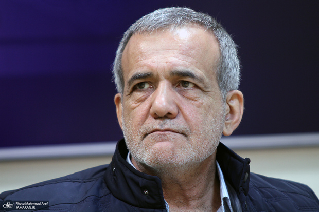 پزشکیان: ما مجبوریم با دنیا صحبت و اختلافاتمان را حل کنیم/ اگر راست می گویند برجام را آتش بزنند و زندگی مردم را رنگین کنند