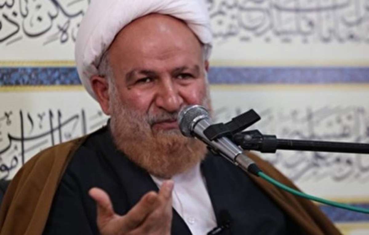 نامهی عضو ارشد جامعه مدرسین حوزه به رئیسی: جلوی ورود زنان به ورزشگاه را بگیرید نامهی عضو ارشد جامعه مدرسین حوزه به رئیسی: جلوی ورود زنان به ورزشگاه را بگیرید