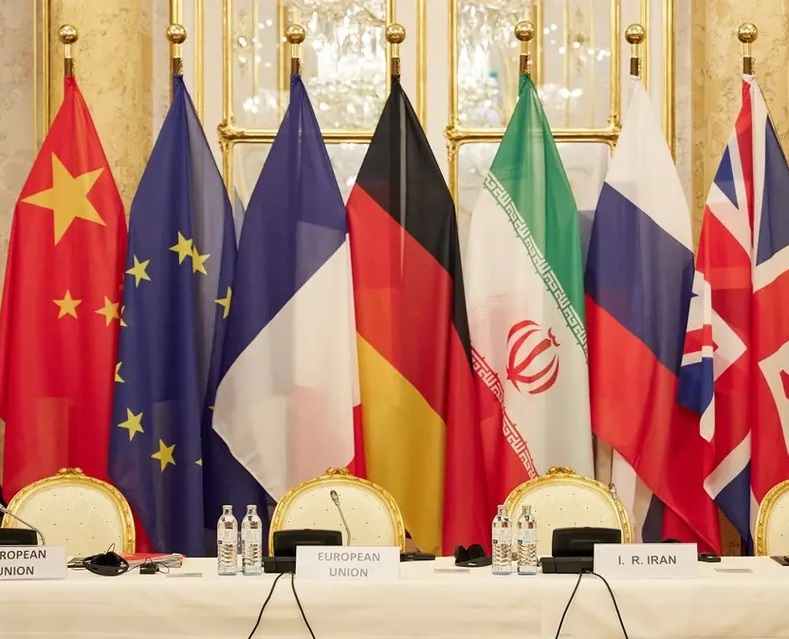 عقبنشینی روسیه راه را برای احیای برجام را باز کرده؛ امکان نرمش از سوی امریکاییها وجود دارد عقبنشینی روسیه راه را برای احیای برجام را باز کرده؛ امکان نرمش از سوی امریکاییها وجود دارد