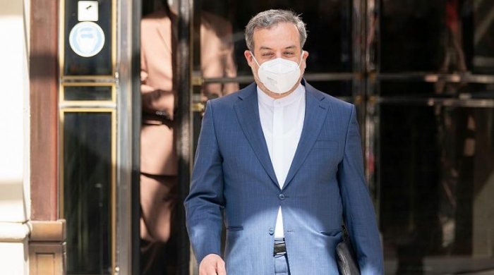 عراقچی: با خروج نام اکثر افراد، اشخاص و نهادها از فهرست تحریم‌ها موافقت شده