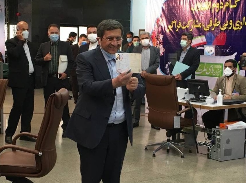 عبدالناصر همتی در انتخابات ریاست&zwnj;جمهوری ۱۴۰۰ ثبت نام کرد