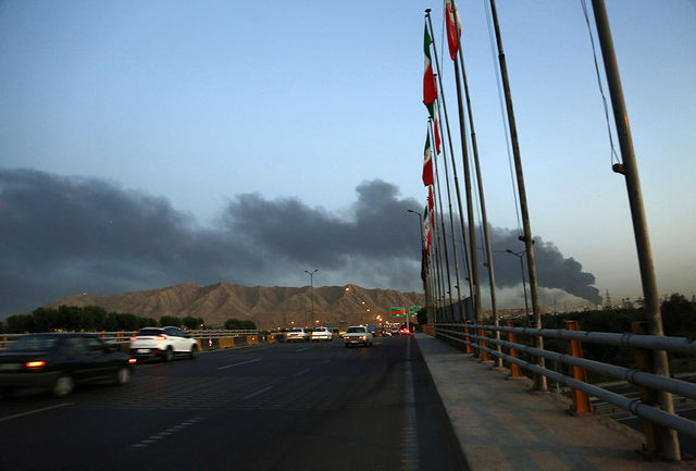 آتشسوزی در اطراف خط لوله انتقال نفت برومی اهواز آتشسوزی در اطراف خط لوله انتقال نفت برومی اهواز