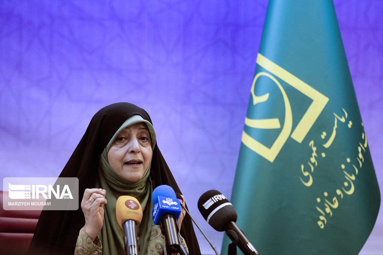 ابتکار: برخی با تخریب دولت به دنبال کاهش مشارکت مردم در انتخابات هستند ابتکار: برخی با تخریب دولت به دنبال کاهش مشارکت مردم در انتخابات هستند