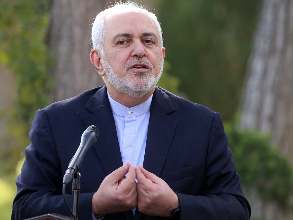 ظریف: پس از ۸ سال ناسزا شنیدن، خون خوردن و دم برنیاوردن بر سر اتهاماتی ناروا، در آستانه واگذاری مسئولیت هستم