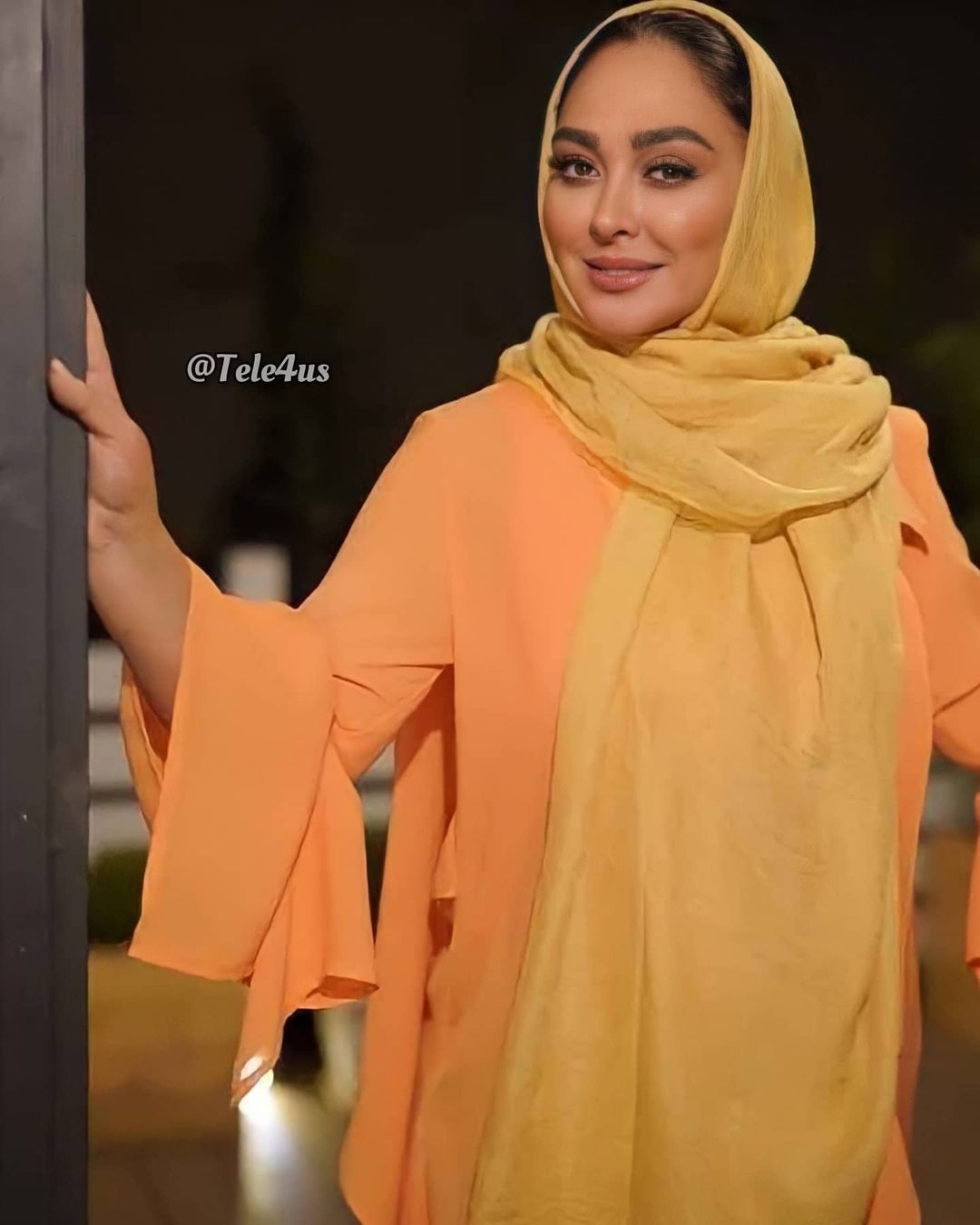 عکس مدلینگ الهام حمیدی با پیراهن حریر نارنجی ! الهام حمیدی