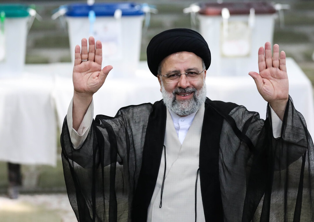 پیشنهاد اساتید حوزه به رئیسی: تشکیل گروهی متشکل از اساتید حوزوی و دانشگاهی معتقد به اقتصاد اسلامی برای ارائه راه حل های کوتاه مدت و بلند مدت پیشنهاد اساتید حوزه به رئیسی: تشکیل گروهی متشکل از اساتید حوزوی و دانشگاهی معتقد به اقتصاد اسلامی برای ارائه راه حل های کوتاه مدت و بلند مدت