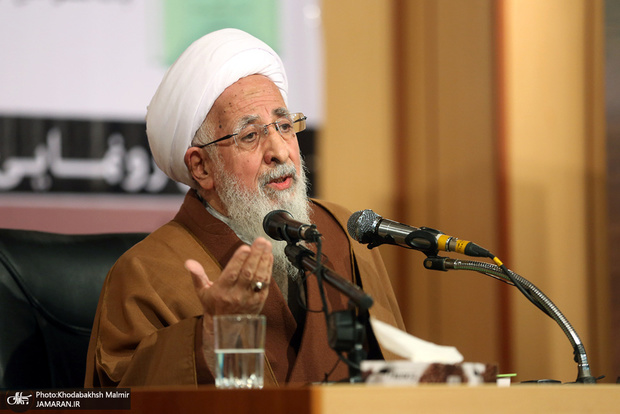 تذکر مهم آیت الله جوادی آملی به مخالفان اینترنت و فضای مجازی تذکر مهم آیت الله جوادی آملی به مخالفان اینترنت و فضای مجازی