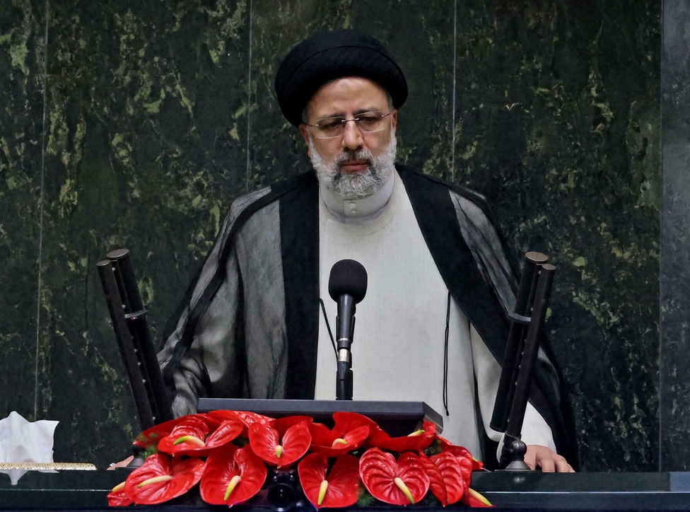 لیست کابینه به مجلس نرسید / سلیمی، عضو هیئت رئیسه: به احتمال خیلی زیاد روز سهشنبه ارسال خواهد شد لیست کابینه به مجلس نرسید / سلیمی، عضو هیئت رئیسه: به احتمال خیلی زیاد روز سهشنبه ارسال خواهد شد