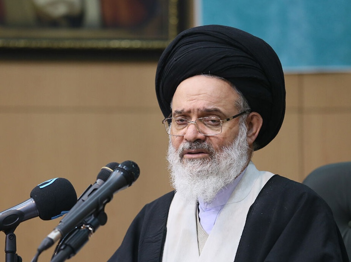 مردم درخواستها و توقعات بی جا از انقلاب نداشته باشند مردم درخواستها و توقعات بی جا از انقلاب نداشته باشند