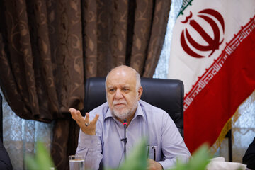 بفرماييد نفت بفروشيد؛ بدون بابك زنجانيها! بفرماييد نفت بفروشيد؛ بدون بابك زنجانيها!