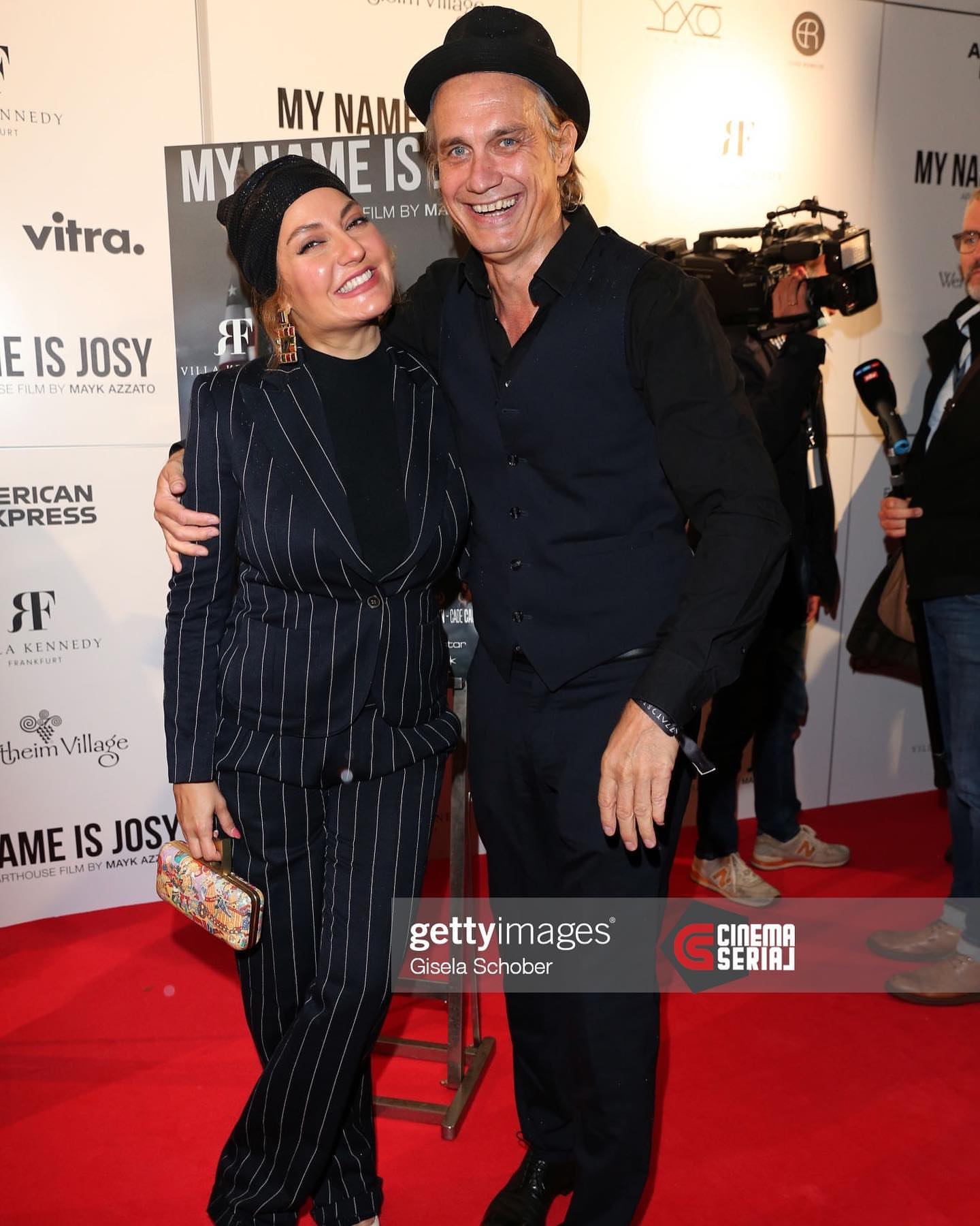 در آغوش گرفتن مهناز افشار توسط بازیگر معروف/عکس