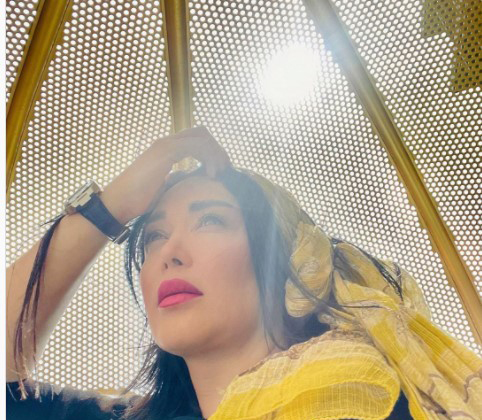 عکس حجاب نیم بند سارا منجزی پور بعد از گاندو !