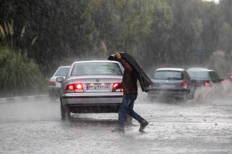 دفاع ناشیانه از عملکرد ضعیف زاکانی در مدیریت بارندگی‌های اخیر/ سخره مشاهدات شهروندان تهران از سوی اعضای شورا