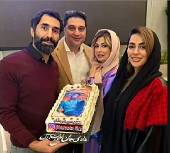 لباس خوش رنگ نیوشا ضیغمی در جشن تولد آقای بازیگر + عکس لباس خوش رنگ نیوشا ضیغمی در جشن تولد آقای بازیگر + عکس