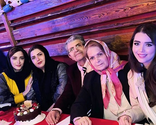 چهره زیبا بهنوش طباطبایی در تولد خواهرش + عکس