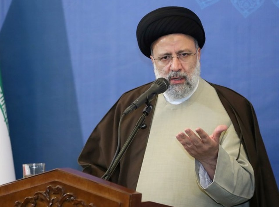 دستور رئیسی: عوامل مداخلهگر در بازار ارز را شناسایی و با جدیت به وظیفه خود عمل کنید دستور رئیسی: عوامل مداخلهگر در بازار ارز را شناسایی و با جدیت به وظیفه خود عمل کنید