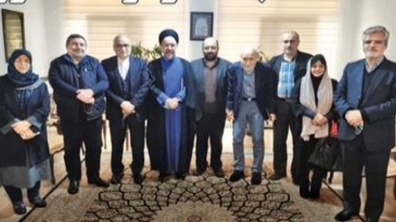 خاتمی:اصلاحطلبان بايد تلاش كنند تمركز بيشتري بر اصلاحات جامعهمحور داشته باشند خاتمی:اصلاحطلبان بايد تلاش كنند تمركز بيشتري بر اصلاحات جامعهمحور داشته باشند