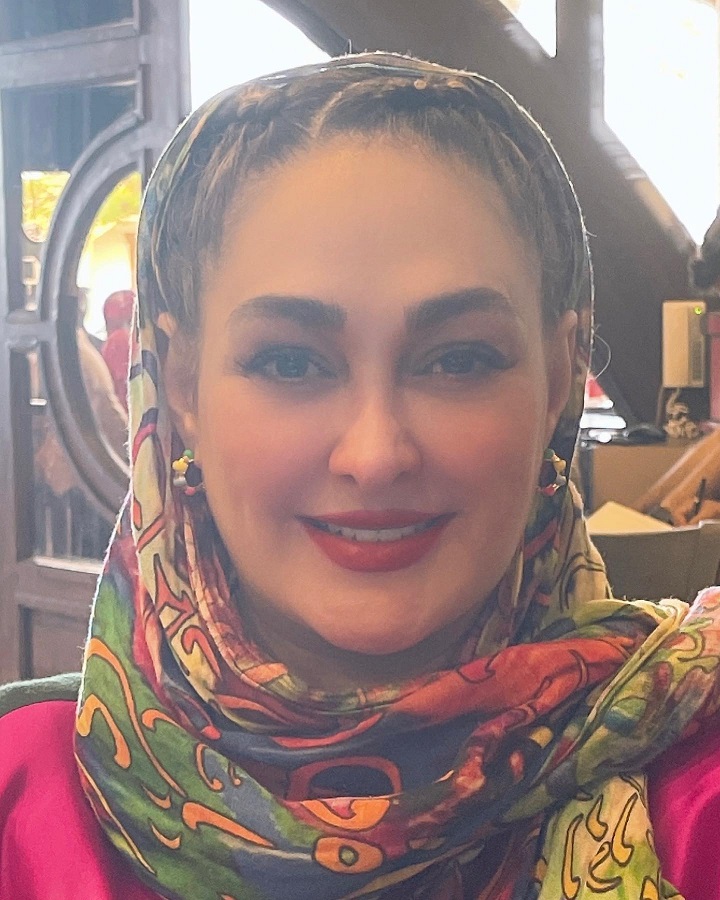 موهای بافته الهام حمیدی با مانتو صورتی + عکس موهای بافته الهام حمیدی با مانتو صورتی + عکس