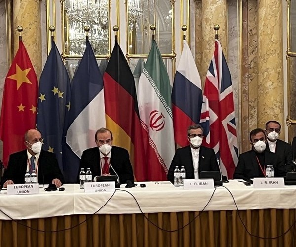 طرف های غربی آماده بازگشت به برجام هستند، البته ایران باید سانتریفیوژهای پیشرفته و ذخایر اورانیوم غنی شده بالای 3 درصدش را کنار بگذارد طرف های غربی آماده بازگشت به برجام هستند، البته ایران باید سانتریفیوژهای پیشرفته و ذخایر اورانیوم غنی شده بالای 3 درصدش را کنار بگذارد