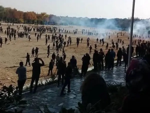 علوم پزشکی اصفهان: حال ۲ مصدوم اعتراضات دیروز مناسب نیست / فوتی نداشتیم / از دادن آمار مصدومان معذور هستیم علوم پزشکی اصفهان: حال ۲ مصدوم اعتراضات دیروز مناسب نیست / فوتی نداشتیم / از دادن آمار مصدومان معذور هستیم