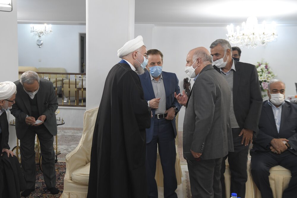 دیدار نوروزی آغاز فعالیت انتخاباتی روحانی بود؟ دیدار نوروزی آغاز فعالیت انتخاباتی روحانی بود؟