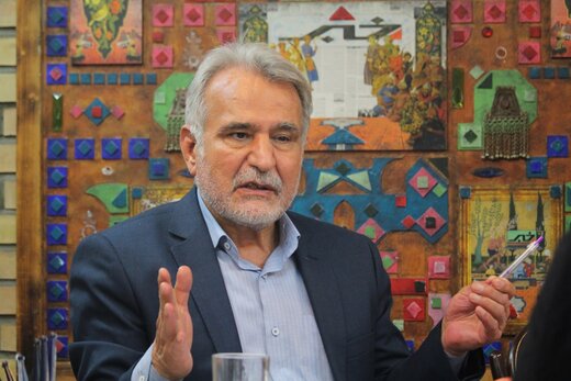 تیم اقتصادی دولت با شش مدعی سکانداری ناهماهنگ به نتیجه نمی رسد تیم اقتصادی دولت با شش مدعی سکانداری ناهماهنگ به نتیجه نمی رسد