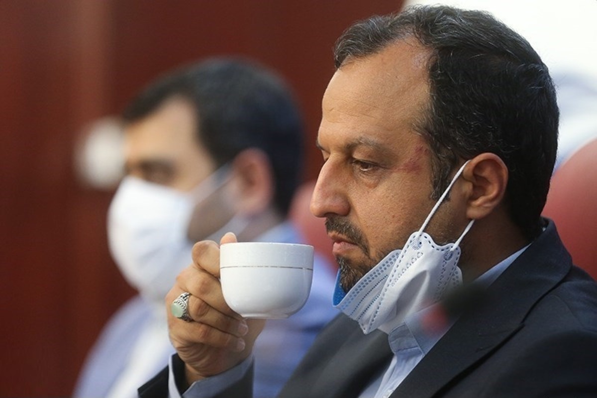 ارباب وعدهها؛ سیاستبازی در نقش وزیر اقتصاد ارباب وعدهها؛ سیاستبازی در نقش وزیر اقتصاد