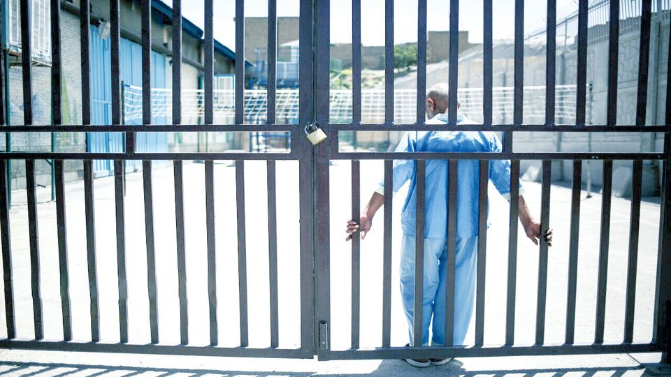 ماجرای فرار 138 معتاد متجاهر از یاورشهر 9