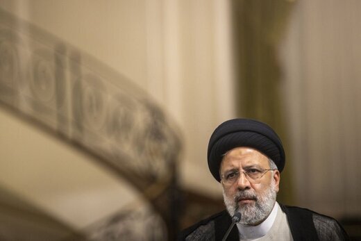 رئیسی تنها، تنهاتر از همیشه / اصولگرایان هم، پشت «دولت انقلابی» را خالی کردهاند رئیسی تنها، تنهاتر از همیشه / اصولگرایان هم، پشت «دولت انقلابی» را خالی کردهاند