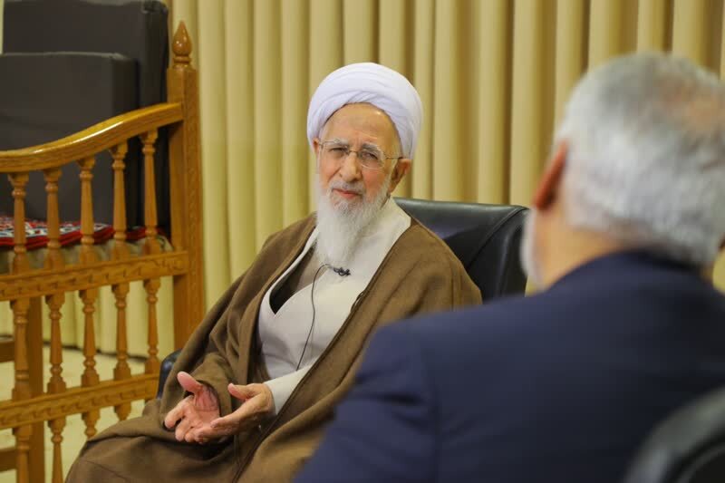حضرت آیت الله جوادی آملی: مسئولان حرف دانشجویان را بشنوند/ مردم بیشتر از «قول» به «عمل» احترام می گذارند حضرت آیت الله جوادی آملی: مسئولان حرف دانشجویان را بشنوند/ مردم بیشتر از «قول» به «عمل» احترام می گذارند