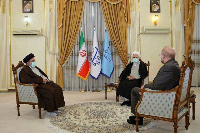 انتقاد صریح جمهوری اسلامی از قالیباف، رئیسی و محسنی اژه ای /خلاف قانون عمل کرده اید انتقاد صریح جمهوری اسلامی از قالیباف، رئیسی و محسنی اژه ای /خلاف قانون عمل کرده اید