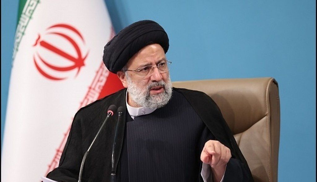 رئیسی: هرگونه خرید و فروش ارز خارج از مسیر و قیمت تعیین شده از سوی بانک مرکزی تخلف است رئیسی: هرگونه خرید و فروش ارز خارج از مسیر و قیمت تعیین شده از سوی بانک مرکزی تخلف است