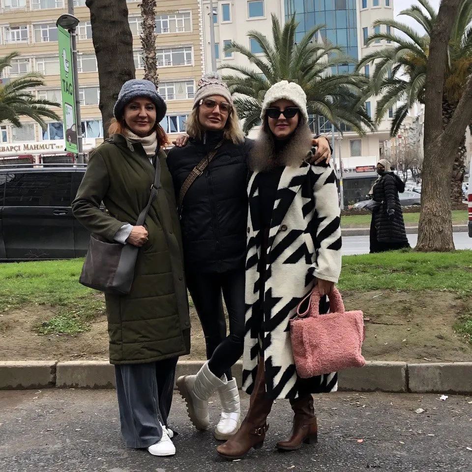 مهناز افشار به خانواده اش رسید +عکس مهناز افشار به خانواده اش رسید +عکس