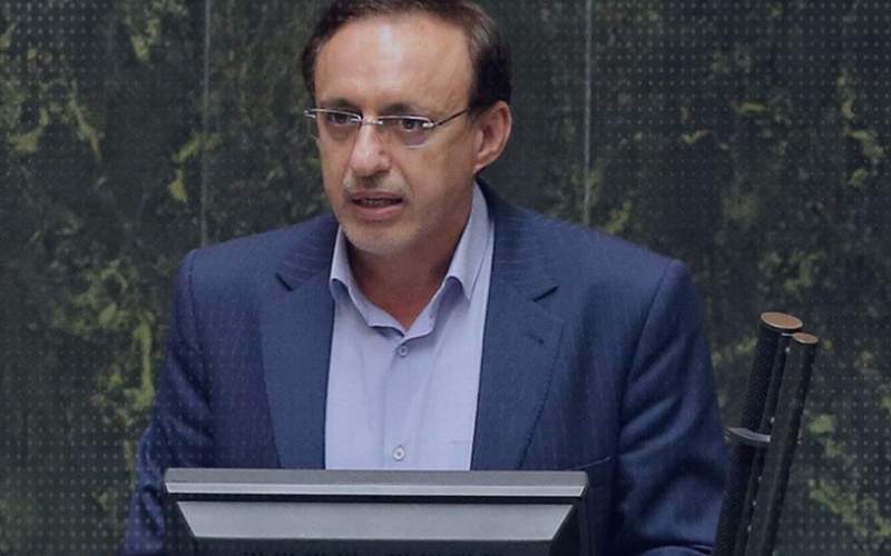 خاندوزی هر شب یک توییت می‌زند و فاتحه بازار را می‌خواند