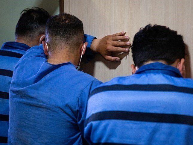 ۳ نفر که قصد داشتند با بنزین یک مدرسه در تهران را به آتش بکشند، بازداشت شدند ۳ نفر که قصد داشتند با بنزین یک مدرسه در تهران را به آتش بکشند، بازداشت شدند