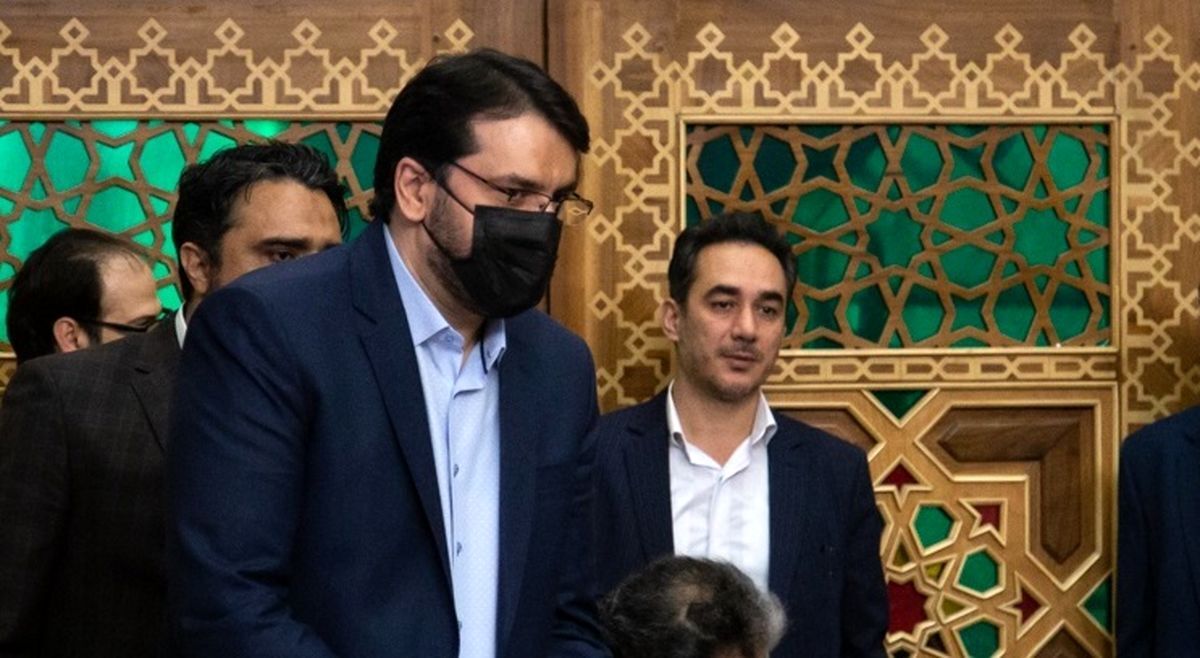 آقای رئیسی! وزیرتان با اجازه شما کار انتخاباتی میکند؟ آقای رئیسی! وزیرتان با اجازه شما کار انتخاباتی میکند؟