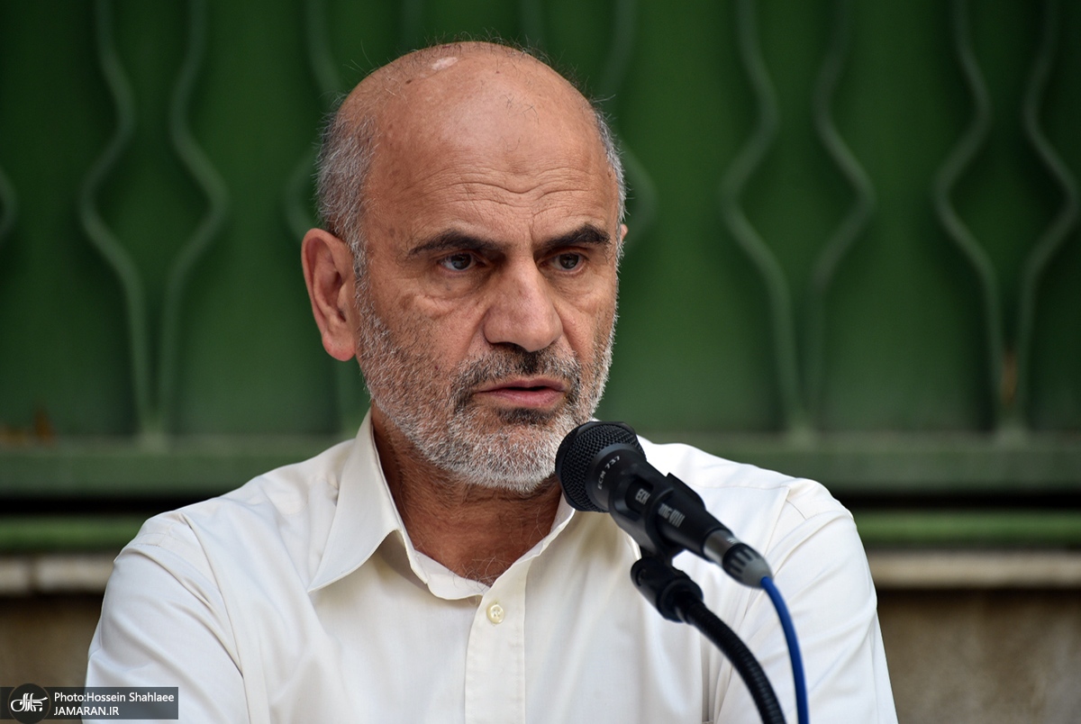 برخی میخواهند از نظر اقتصادی پوست خربزه زیرپای دولت بگذارند برخی میخواهند از نظر اقتصادی پوست خربزه زیرپای دولت بگذارند