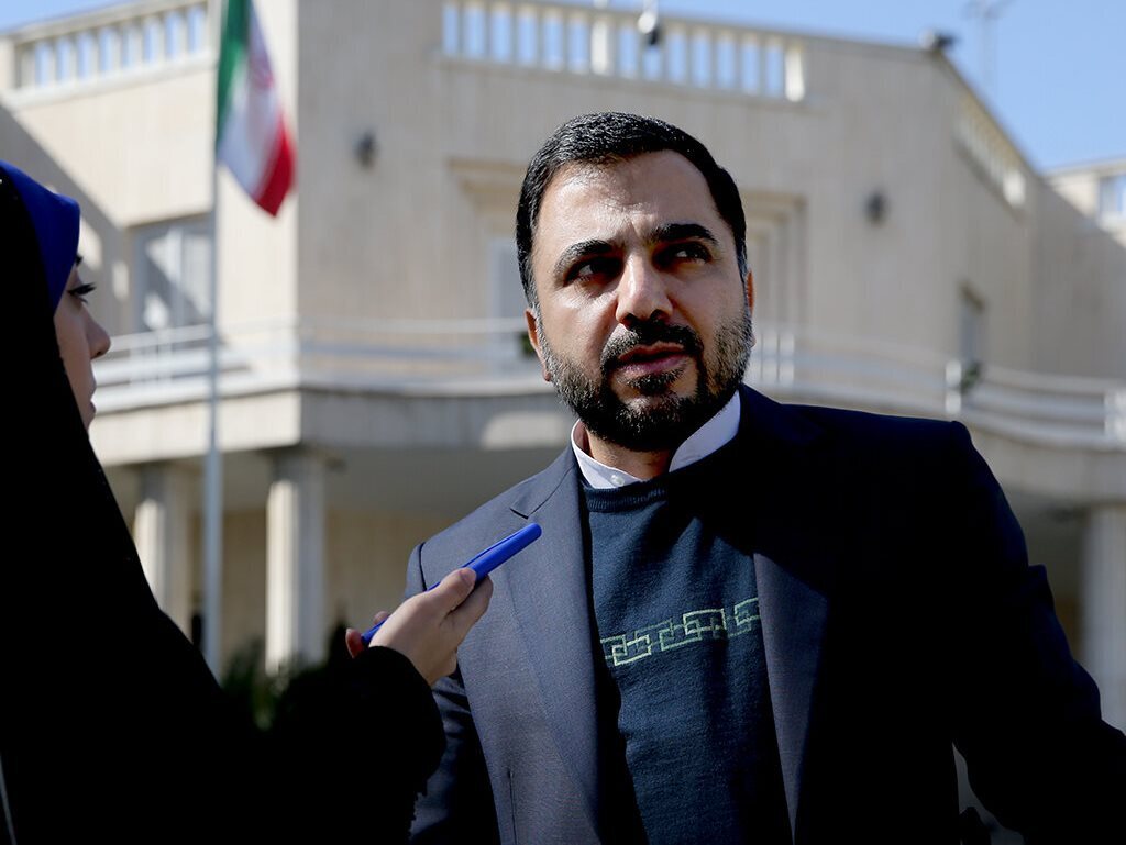 زارعپور: برای گسترش اینترنت نسل پنجم از تجهیزات چینی استفاده میکنیم زارعپور: برای گسترش اینترنت نسل پنجم از تجهیزات چینی استفاده میکنیم