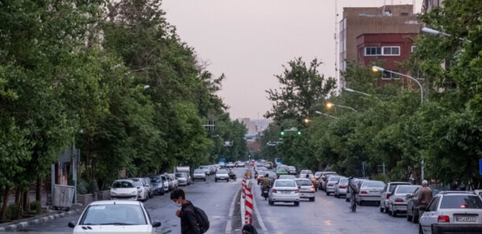 آسمان نیمه ابری با احتمال وقوع بارش در تهران آسمان نیمه ابری با احتمال وقوع بارش در تهران
