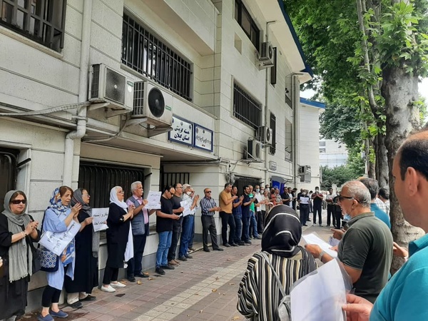 تجمع اعتراضی بازنشستگان در دهها شهر ایران تجمع اعتراضی بازنشستگان در دهها شهر ایران
