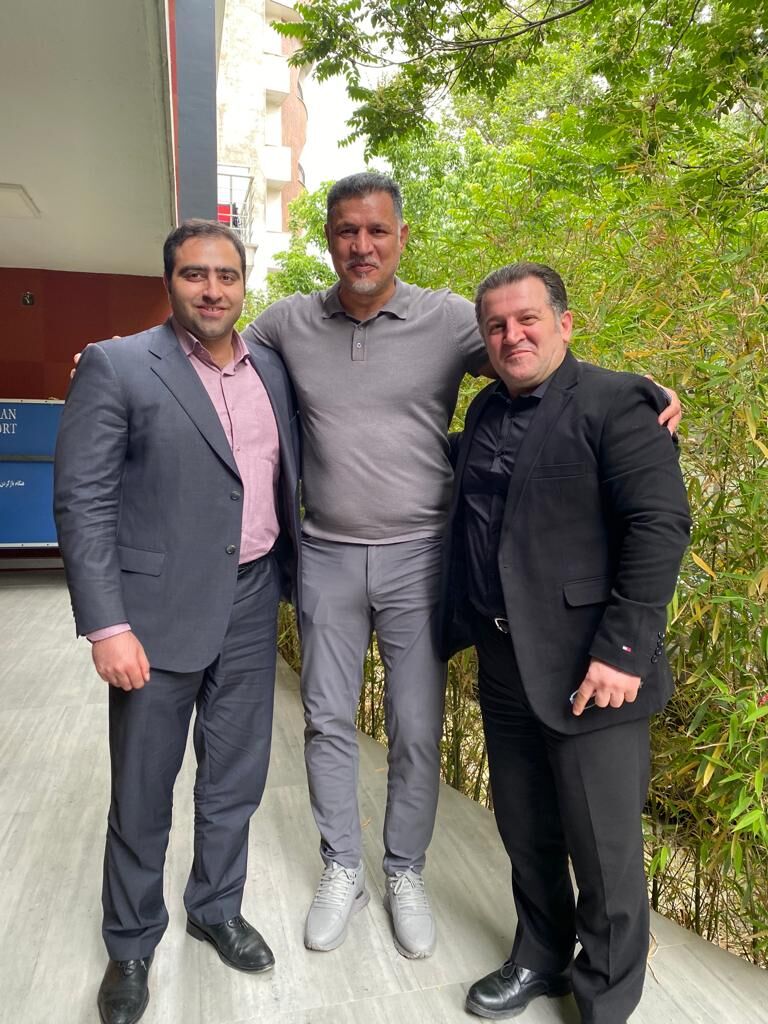 علی دایی یک کارخانه را از تعطیلی نجات داد علی دایی یک کارخانه را از تعطیلی نجات داد