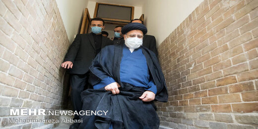 نماینده اصولگرای مجلس : نظرسنجیهای شش ماه پیش محبوبیت رئیسی را بالای ۷۰ درصد نشان میداد / مشکلات اقتصادی ، ممکن است قدری به محبوبیت دولت آسیب زند نماینده اصولگرای مجلس : نظرسنجیهای شش ماه پیش محبوبیت رئیسی را بالای ۷۰ درصد نشان میداد / مشکلات اقتصادی ، ممکن است قدری به محبوبیت دولت آسیب زند