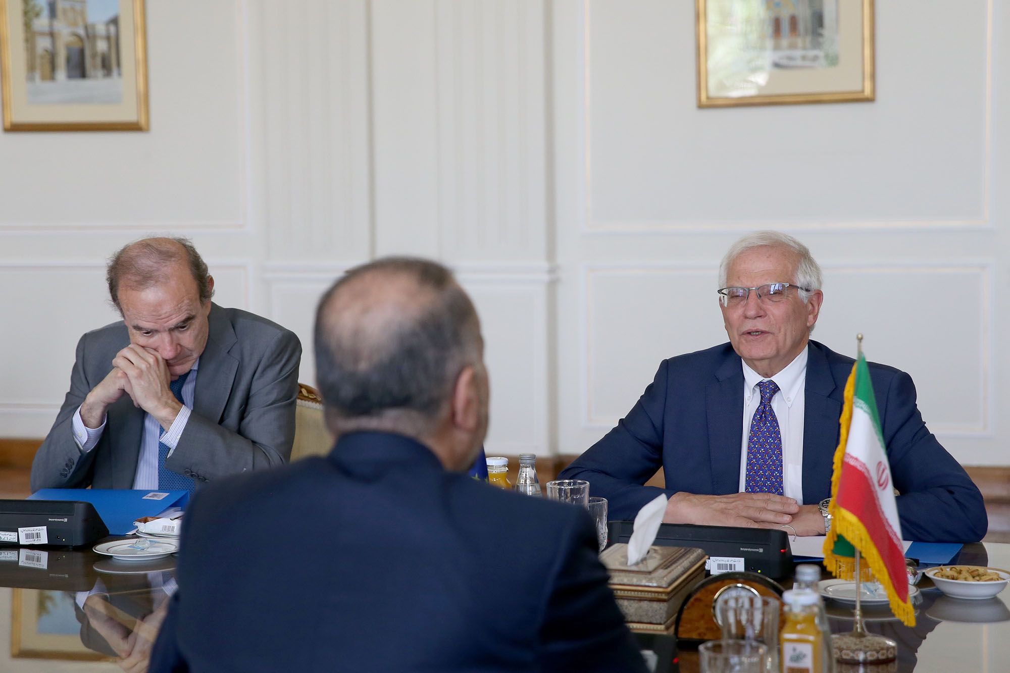 بورل چه در چنته دارد؟ بورل چه در چنته دارد؟